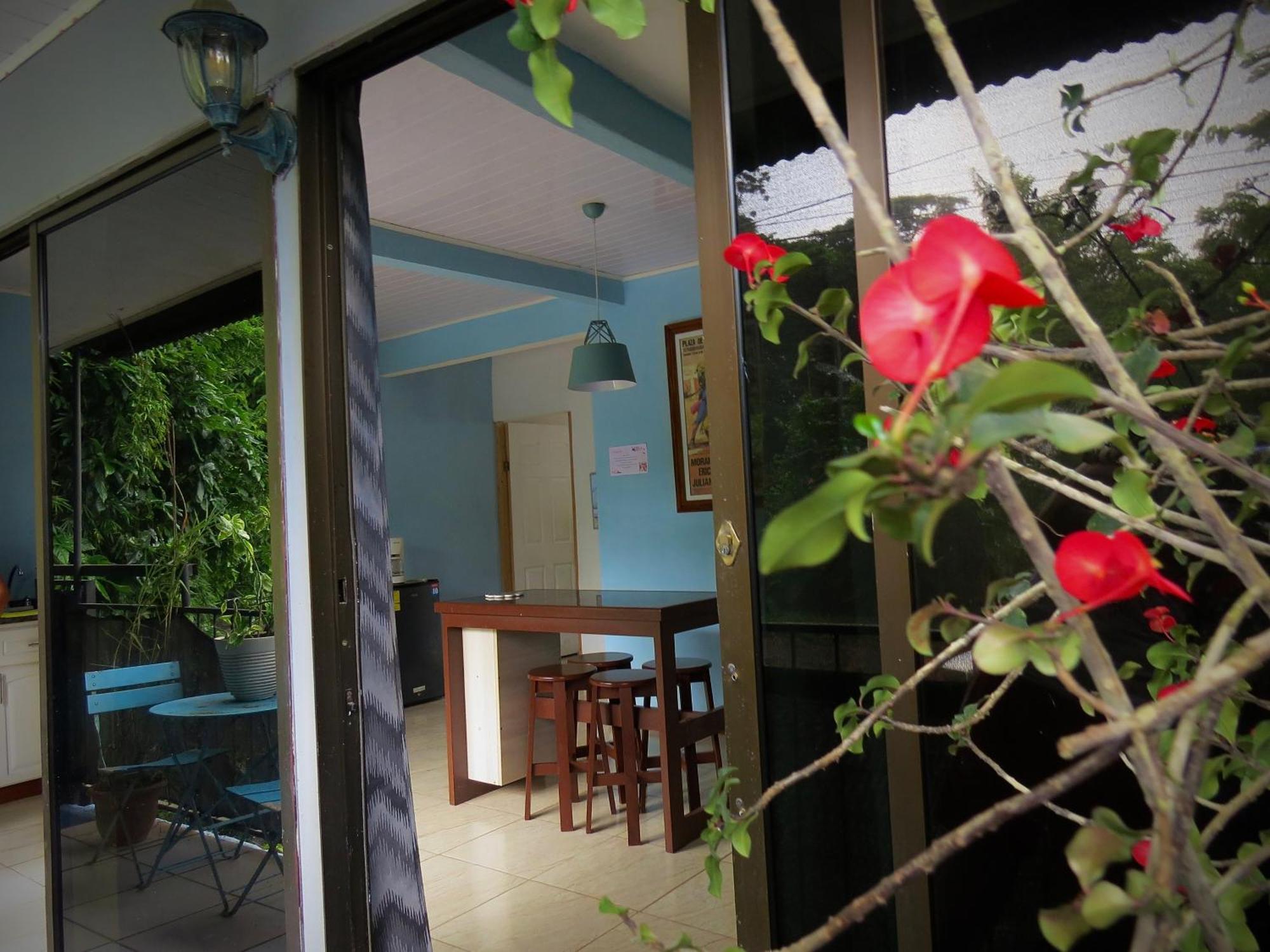 Rose House Manuel Antonio *